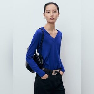 Mango Women's Blue V-Neck Sweater NWT